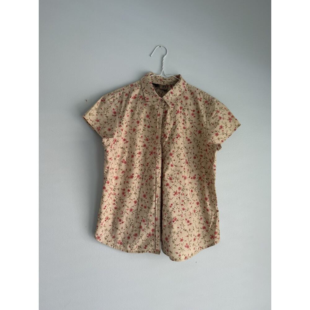 Women’s size 8 Beige/Pink/Green Floral Cottage Core Short Sleeve Button-Up